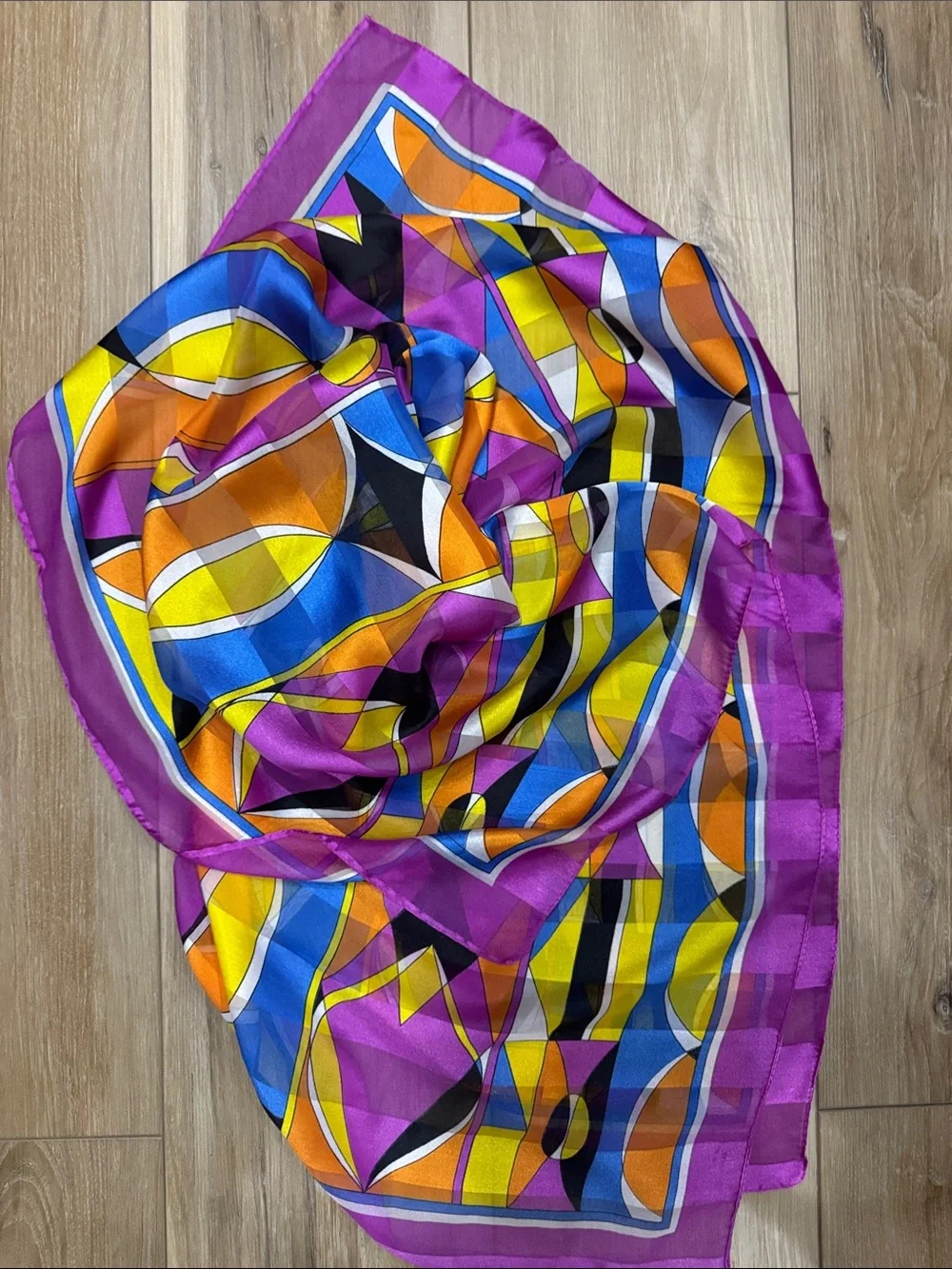 Vibrant Geometric Purple Pattern Decorative scarf